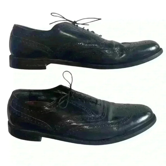 Florsheim Men's Black Dress shoes size 10. Wingtip Style. - Picture 2 of 8